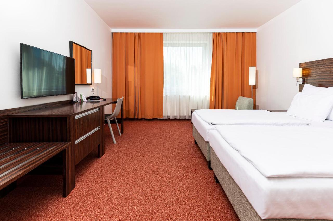 Hotel Euro Пардубице Экстерьер фото