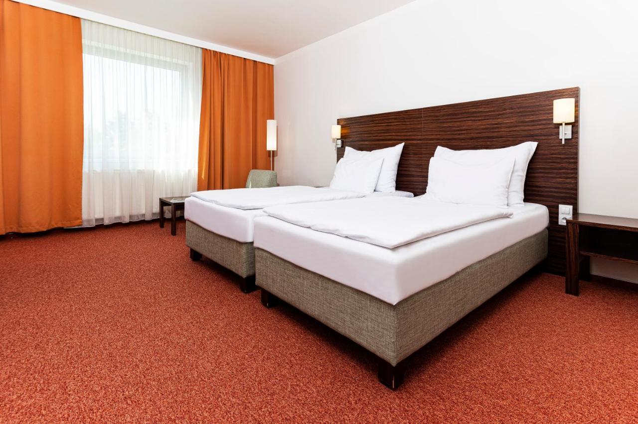 Hotel Euro Пардубице Экстерьер фото