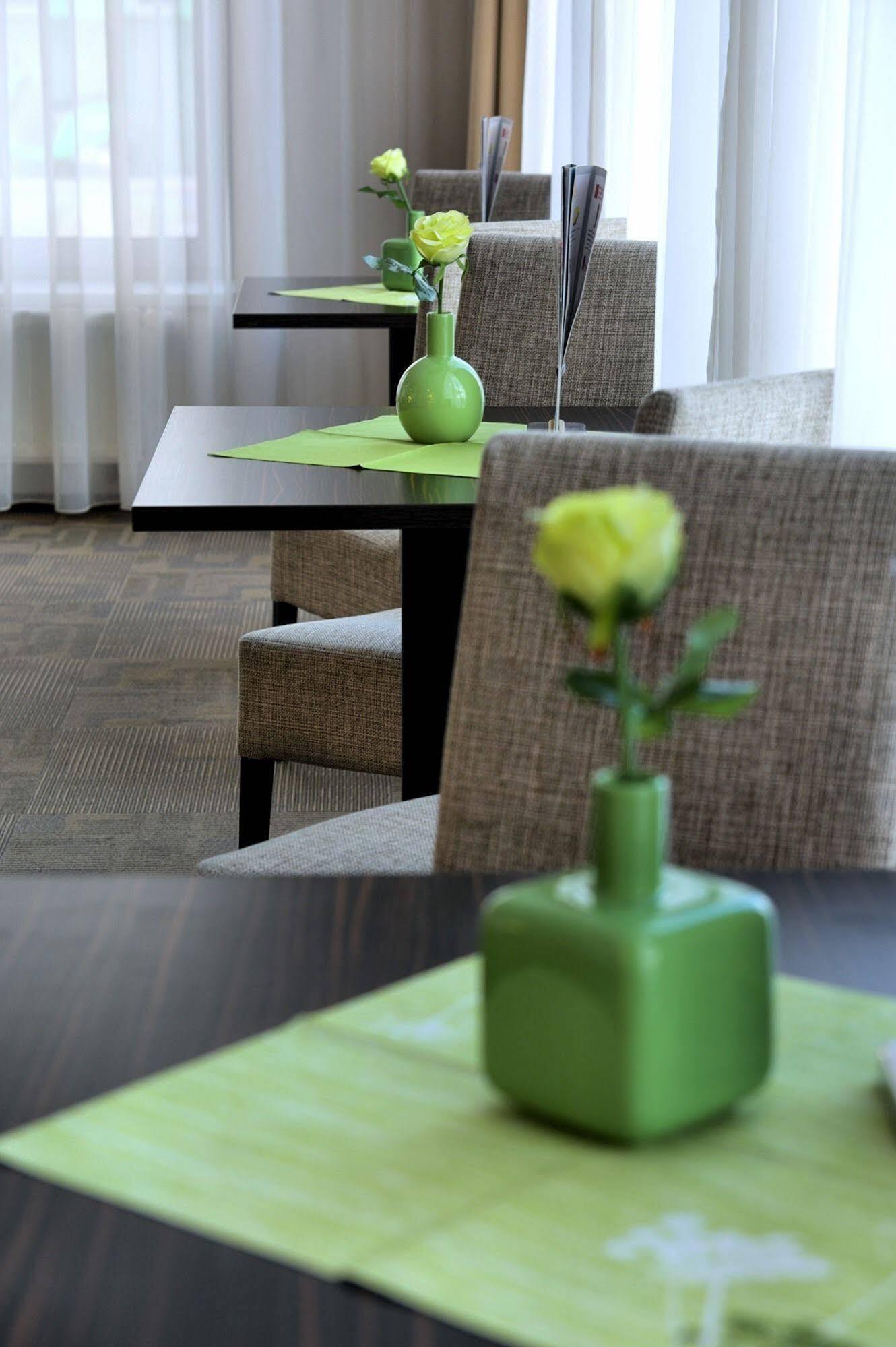 Hotel Euro Пардубице Экстерьер фото